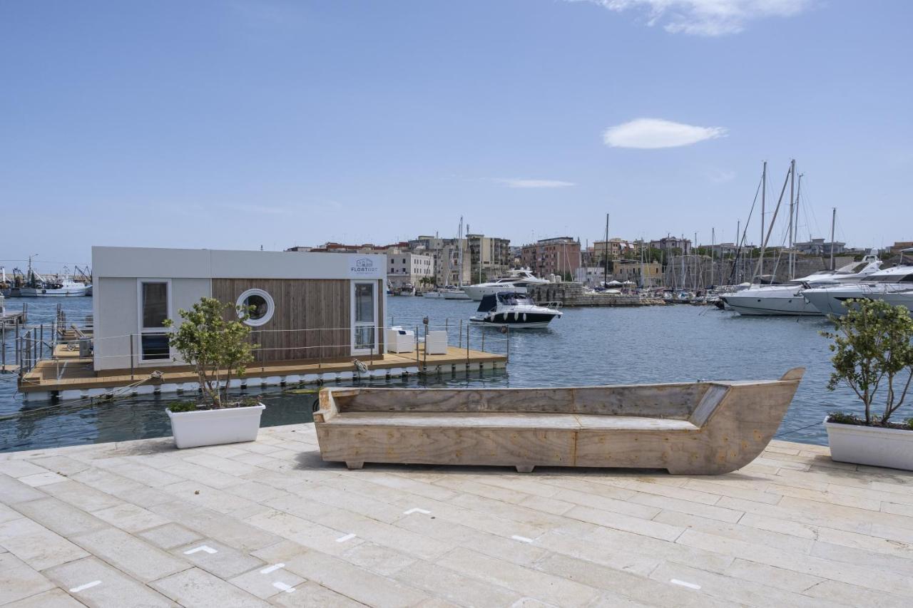 فندق Houseboat Floatart Experience بيشيلي المظهر الخارجي الصورة